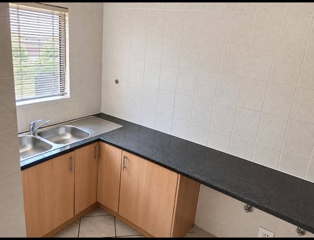 3 BEDROOM HOUSE FOR SALE IN THATCHFIELD